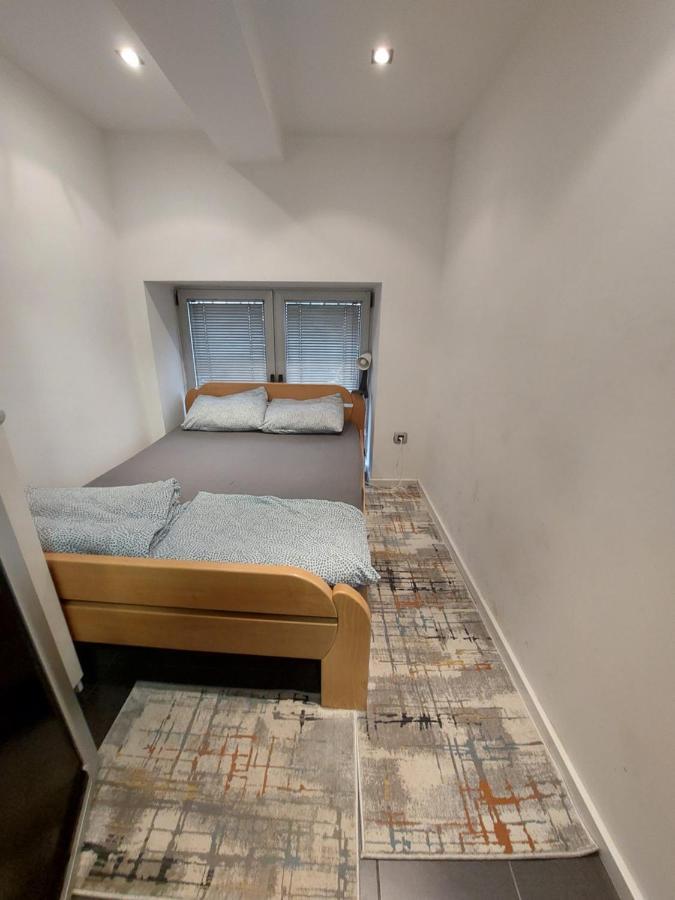 Hostel Inn Downtown Белград Стая снимка